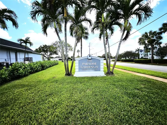 Property Slideshow image 2 of 40 | 1040 nw 73rd ter, Margate, FL, 33063