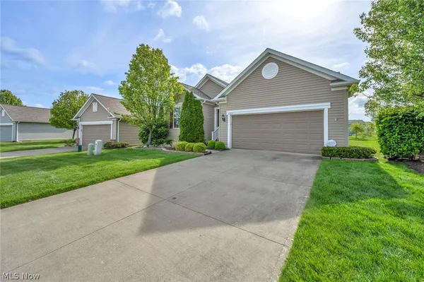 Property Slideshow image 3 of 50 | 37852 ashfield way, North Ridgeville, OH, 44039