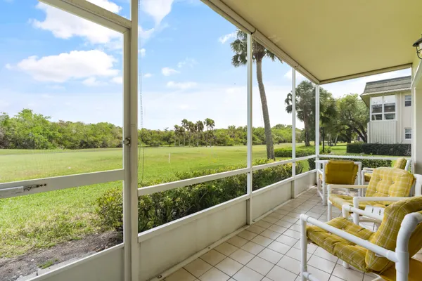 Property Slideshow image 3 of 43 | 19 vista gardens trl 106, Vero Beach, FL, 32962