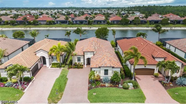 Property Slideshow image 2 of 40 | 28062 edenderry ct, Bonita Springs, FL, 34135