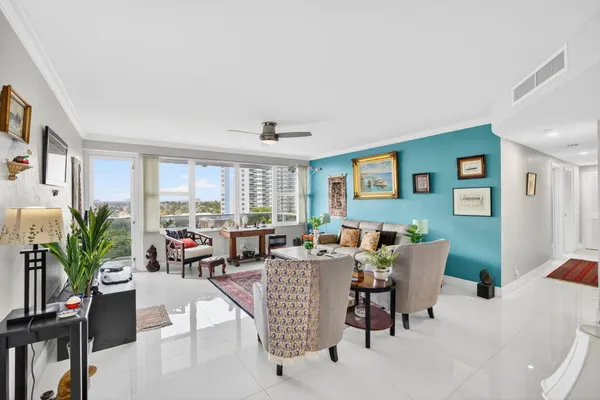 Property Slideshow image 3 of 35 | 3333 ne 34th st 701, Fort Lauderdale, FL, 33308