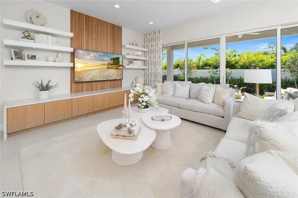 Property Slideshow image 3 of 14 | 2569 kingfisher dr, Naples, FL, 34112