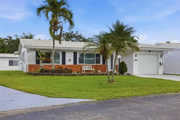 Property Slideshow image 2 of 36 | 9011 nw 15th pl, Plantation, FL, 33322