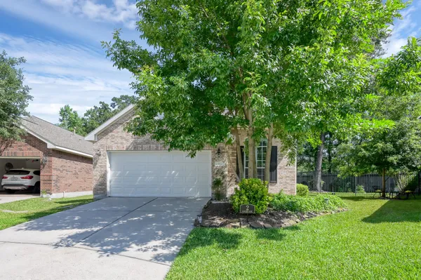 Property Slideshow image 2 of 38 | 2 gleneden ct, Conroe, TX, 77384