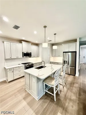 Property Slideshow image 3 of 28 | 3050 heritage pines dr, Fort Myers, FL, 33905