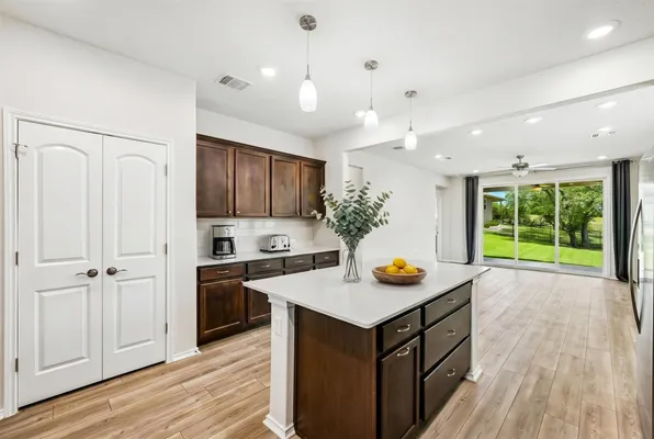 Property Slideshow image 3 of 38 | 401 yorktown st, Georgetown, TX, 78633