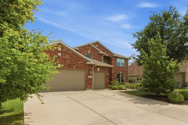 Property Slideshow image 3 of 40 | 9601 grandview dr, Denton, TX, 76207