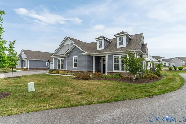Property Slideshow image 2 of 37 | 10432 golden sunset ct, Hanover, VA, 23059