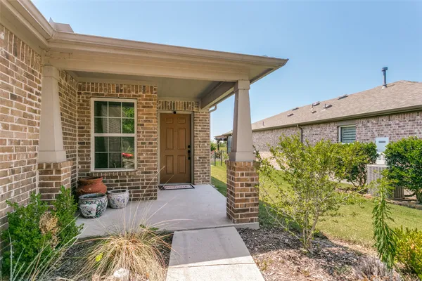 Property Slideshow image 2 of 24 | 1643 birmingham forest dr, Frisco, TX, 75036