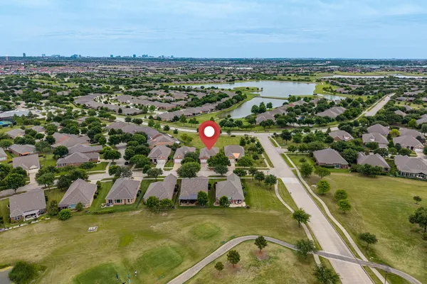 Property Slideshow image 2 of 40 | 7342 spruce creek ln, Frisco, TX, 75036
