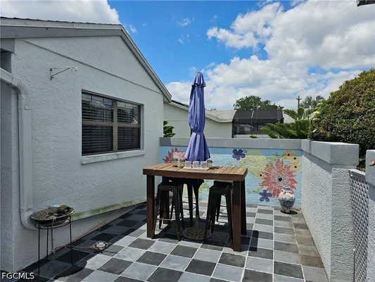 Property Slideshow image 3 of 20 | 9630 villa dr 8, Fort Myers, FL, 33905