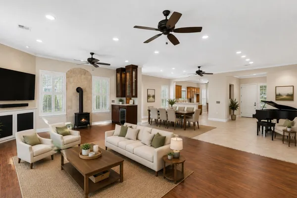 Property Slideshow image 2 of 29 | 109 crystal springs dr, Georgetown, TX, 78633
