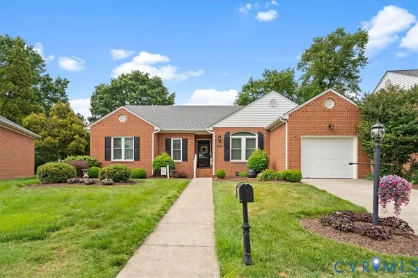 Property Slideshow image 2 of 44 | 4922 breckstone pl, Chesterfield, VA, 23234