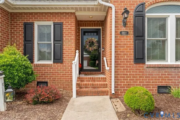 Property Slideshow image 3 of 44 | 4922 breckstone pl, Chesterfield, VA, 23234
