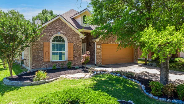 Property Slideshow image 2 of 36 | 835 mustang dr, Fairview, TX, 75069