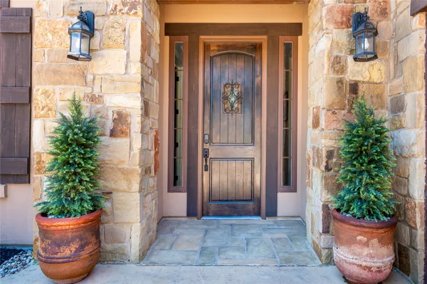 Property Slideshow image 2 of 35 | 424 belforte ave 31, Austin, TX, 78734
