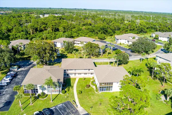 Property Slideshow image 2 of 26 | 28 lake vista trl 105, Port St Lucie, FL, 34952