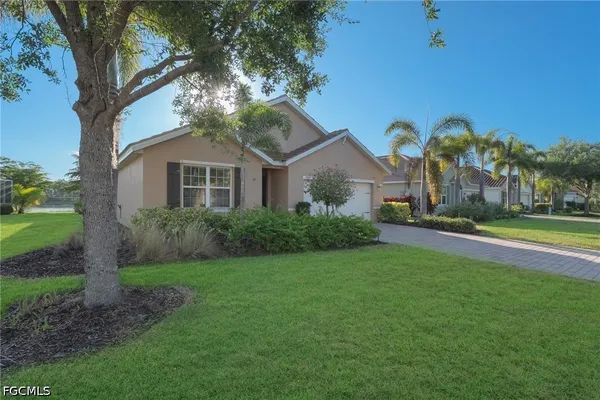 Property Slideshow image 2 of 43 | 2897 apple blossom dr, Alva, FL, 33920