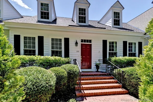 Property Slideshow image 2 of 55 | 213 dogleg dr, Williamsburg, VA, 23188
