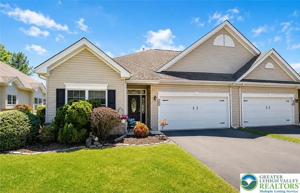 Property Slideshow image 2 of 46 | 81 moor dr, Palmer Twp, PA, 18045