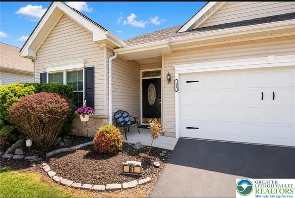 Property Slideshow image 3 of 46 | 81 moor dr, Palmer Twp, PA, 18045