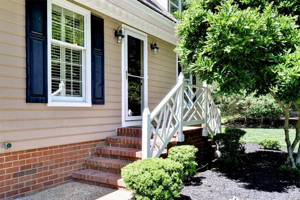 Property Slideshow image 2 of 35 | 122 james bray dr, Williamsburg, VA, 23188