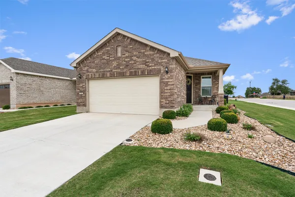 Property Slideshow image 2 of 27 | 121 winterhorse cv, Georgetown, TX, 78633