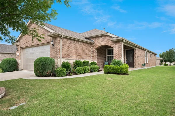 Property Slideshow image 3 of 23 | 2306 feathering dr, Frisco, TX, 75036