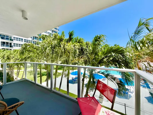 Property Slideshow image 2 of 35 | 3333 ne 34th st 222, Fort Lauderdale, FL, 33308