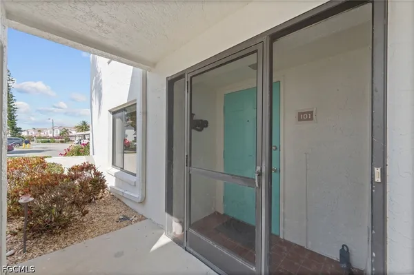 Property Slideshow image 3 of 30 | 1784 augusta dr 101, Fort Myers, FL, 33907