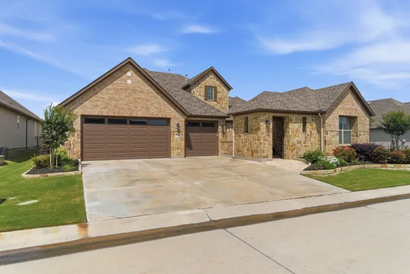 Property Slideshow image 3 of 37 | 8704 latite ln, Denton, TX, 76207