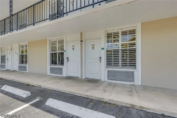 Property Slideshow image 2 of 30 | 2555 tamiami trl 115, Naples, FL, 34103