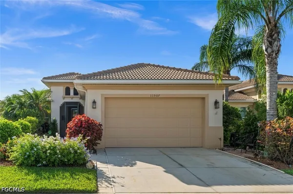 Property Slideshow image 2 of 50 | 11507 giulia dr, Fort Myers, FL, 33913