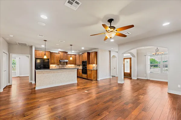 Property Slideshow image 2 of 39 | 4900 sonora trce, Georgetown, TX, 78633
