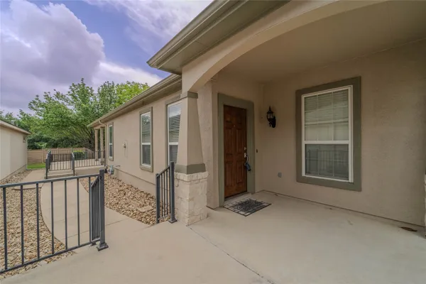 Property Slideshow image 2 of 17 | 122 granite peak cv, Georgetown, TX, 78633