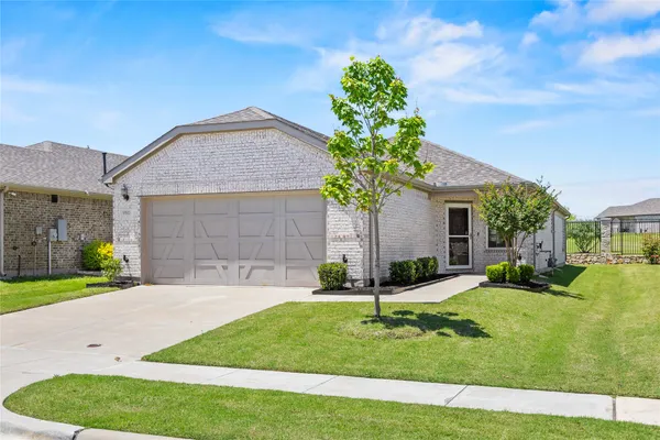 Property Slideshow image 2 of 31 | 9517 dusky trl, Mckinney, TX, 75071