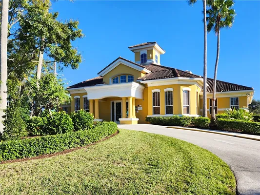 Property Slideshow image 2 of 32 | 5045 fairways cir apt d201, Vero Beach, FL, 32967