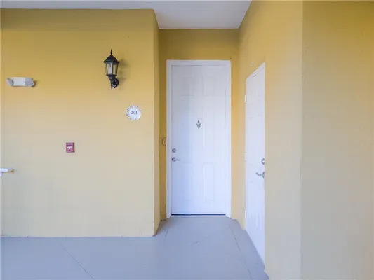 Property Slideshow image 3 of 32 | 5045 fairways cir apt d201, Vero Beach, FL, 32967