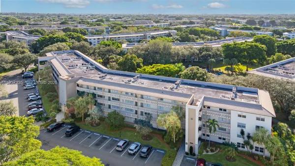 Property Slideshow image 2 of 40 | 2301 lucaya ln m1, Coconut Creek, FL, 33066