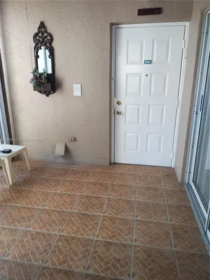 Property Slideshow image 2 of 17 | 7649 granville dr 301, Tamarac, FL, 33321