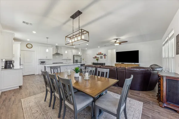 Property Slideshow image 3 of 24 | 636 martingale st, Georgetown, TX, 78633