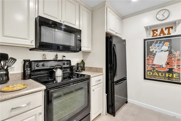 Property Slideshow image 2 of 36 | 13 plantation dr 204, Vero Beach, FL, 32966