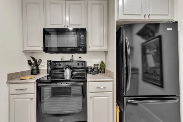 Property Slideshow image 3 of 36 | 13 plantation dr 204, Vero Beach, FL, 32966