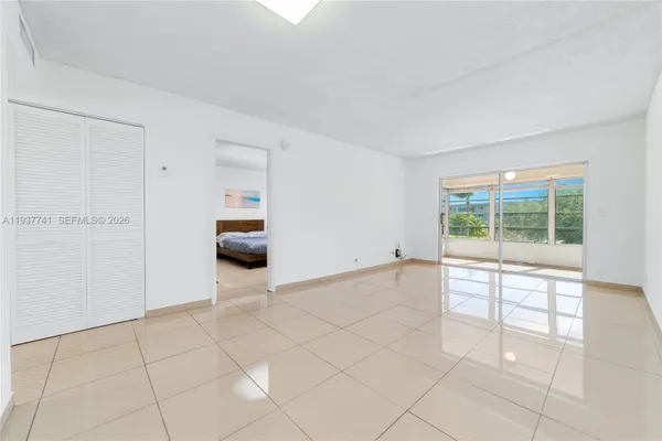 Property Slideshow image 2 of 27 | 2951 nw 46th ave 306, Lauderdale Lakes, FL, 33313