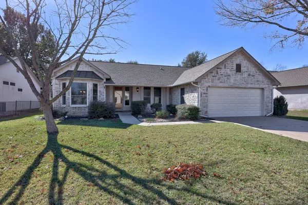 Property Slideshow image 3 of 37 | 104 lariat dr, Georgetown, TX, 78633