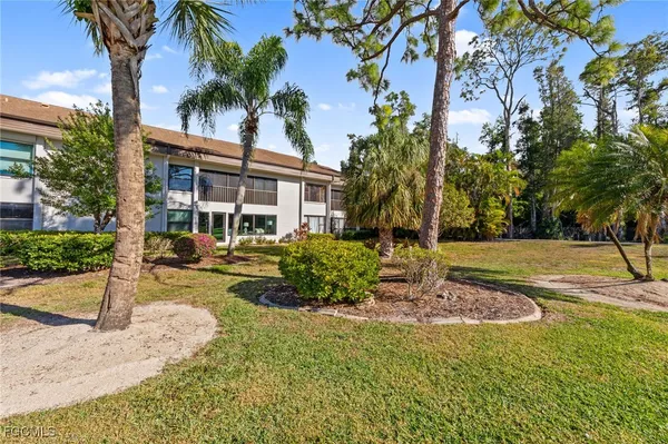 Property Slideshow image 2 of 42 | 5970 trailwinds dr 121, Fort Myers, FL, 33907