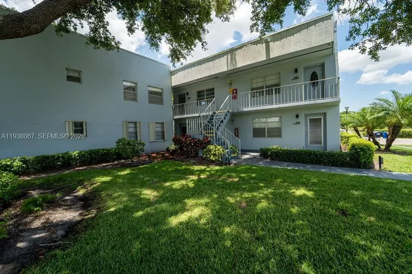 Property Slideshow image 3 of 34 | 938 normandy t t938, Delray Beach, FL, 33484