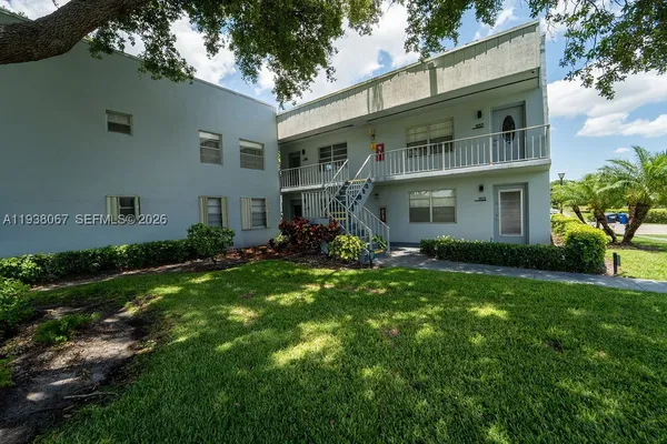 Property Slideshow image 3 of 34 | 938 normandy t t938, Delray Beach, FL, 33484