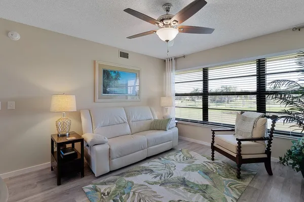 Property Slideshow image 2 of 30 | 1 plantation dr 202, Vero Beach, FL, 32966
