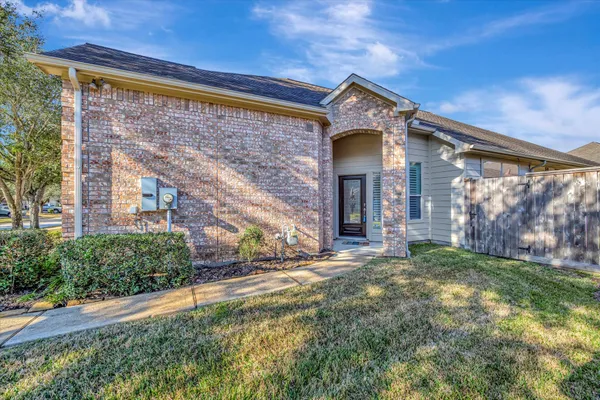 Property Slideshow image 3 of 50 | 1619 berlino dr, Pearland, TX, 77581